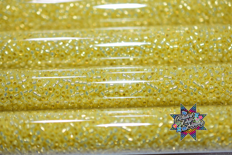 11/0 SL Alabaster Soft Yellow 554 JSB
