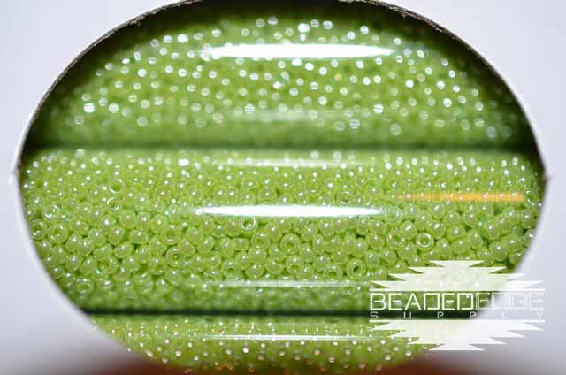 15/0 Lime Green Luster 431A JSB