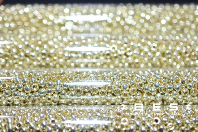 8/0 Metallic Silver P470 | JSB