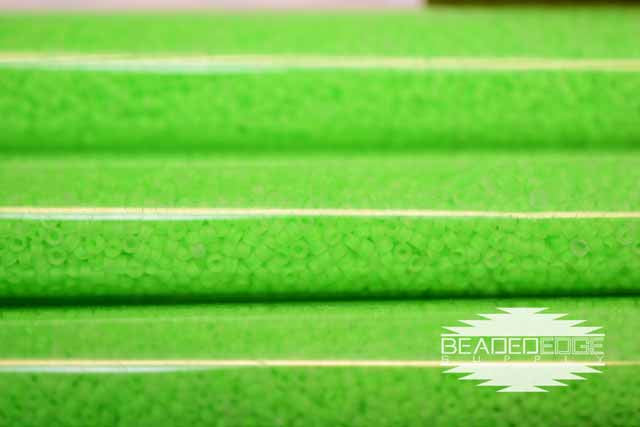 15/0 Frosted Neon Green F206B JSB
