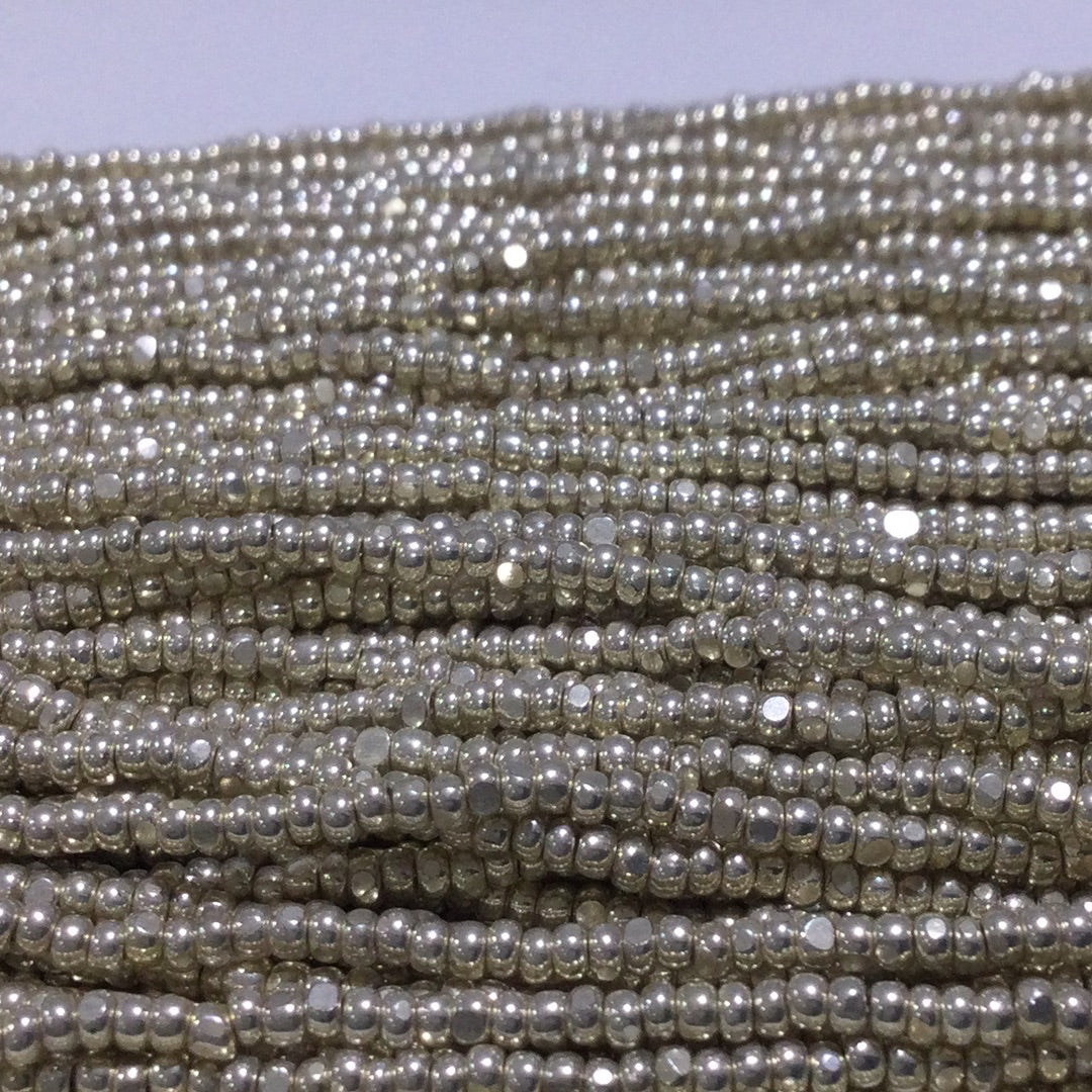 11/0 Metallic Silver | Charlotte Cut