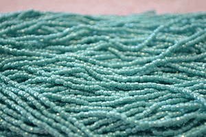 12/0 OP Green Turquoise Luster | 3 cut